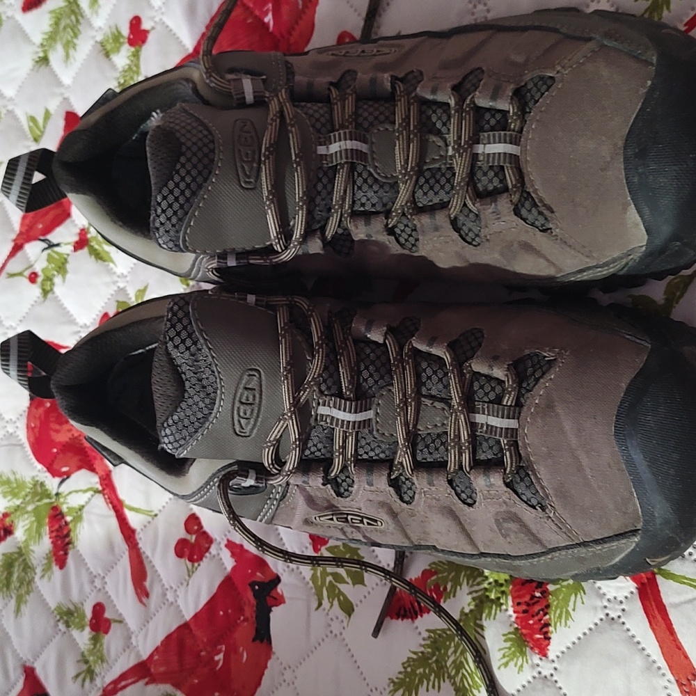 Men's shoes